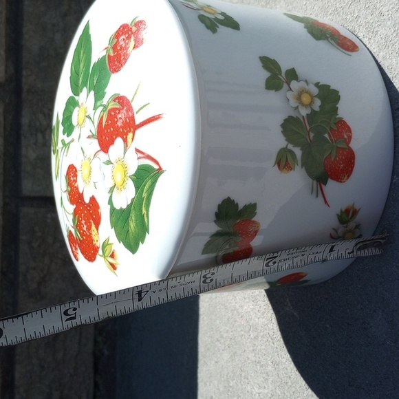 Decorative Ceramic Strawberry & Floral Container w/ Lid, Home Decor - Picture 5 of 5